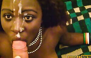 African queen gets double pearl necklace with cumshot facial