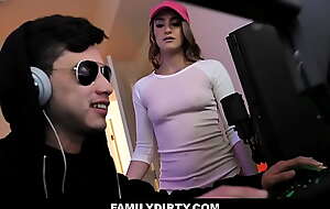 Beamy Ass Teen Step Sister Fucked By Bro While He Plays Computer Game POV - Kenzie Madison, Juan inchEl Caballoinch Loco