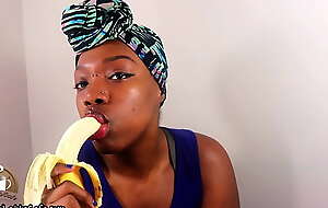 Mommy Banana Blow Bustle Prudish Slit Tease wide of Ebony MILF Chy Latte