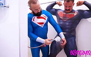 Superheroes cleaner their spunk off each other