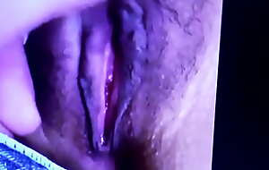 I rub my girlfriend  clit,and her pussy starts to succeed in wet