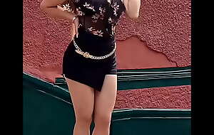 Lucecita Ceballos -  Minifalda y luciendo piernas