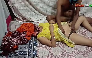 Indian hot maid shafting there owner elder son  - BENGALI XXX COUPLE