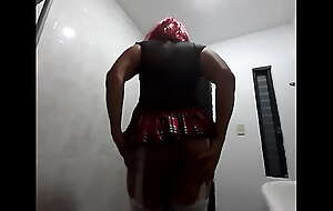Sissy Daniela is trying with regard to seduce you with her hip movements