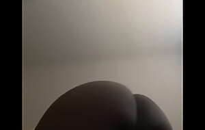 Black Chub shakes big booty (Sn@pchat: Astronomical032)