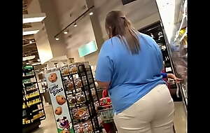 Blonde milf PAWG fat ass vpl tight pants candid shopping