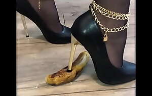 I put overhead my high heels and crush a banana in them