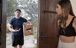 Gianna Dior Copulates The Delivery Guy - Full Movie On FreeTaboo porn 
