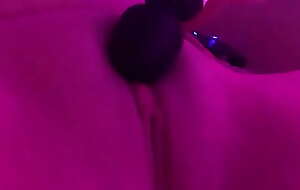 First-rate Vibro aloft clit with pulsating orgasm