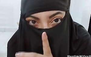 MILF Muslim Arab Step Mam Amateur Rides Anal Dildo And Sprays In all directions Black Niqab Hijab On Webcam