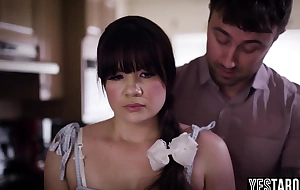 Big ass chubby teen tempts and fucks stepmoms below cost big dick BF