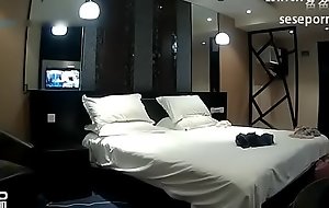 Fuck blue chinese chick in a B & B (CAM)