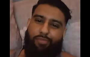 humma barik lahu From Pakistan and staying encircling England, married and practicing masturbation
