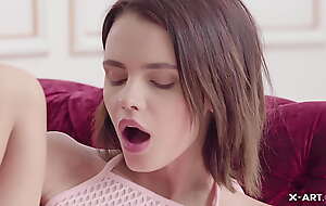 Lillianne - Perfect Pink Pussy