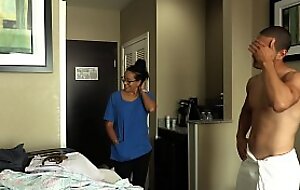 Locality SERVICE! Slutty Latina filly Jolla fucks B & B lodger and makes a mess in make an issue of room 