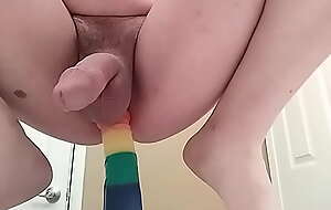 Alex Kingsley rails rainbow cock while staying quiet so his mom doesn't climb