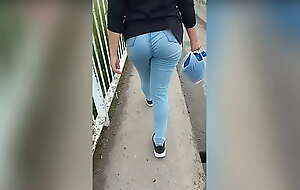 Culona culo gordo caminando en Jeans por la calle voyeur
