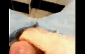 Alors Monsieur : Baptiste Pichon se branle en cam devant une gamine