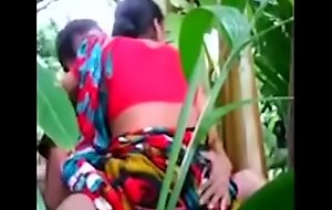 hot aunty in foreign lands in jungle mms viral leaked video-mc