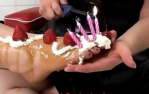PREVIEW-Birthday-Foot-Cake-Sploshing-AliceInBondageLand