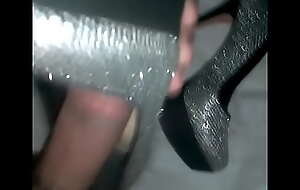 Follando hermosos tacones plata de Ariana mighty heels shoejob cum