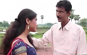 desimasala porn - Juvenile bengali aunty pauperize won't hear of educator (Smooching romance)