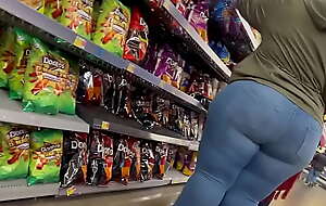 Fat ass plumper in jeans donk shopping candid