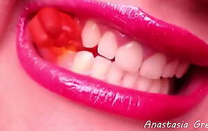 Very discriminating natural teeth # 6  (teaser)