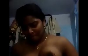 tamilgirl fullmood encircling go to a catch toilet